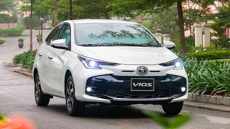 So sánh giá bán xe Toyota Vios 2023 với đối thủ cạnh tranh - Ảnh 1