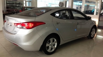 [OS] Nguoi dung danh gia xe Hyundai Elantra sau 20.000 Km
